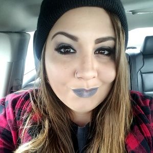 Meet your Posher, Brenna